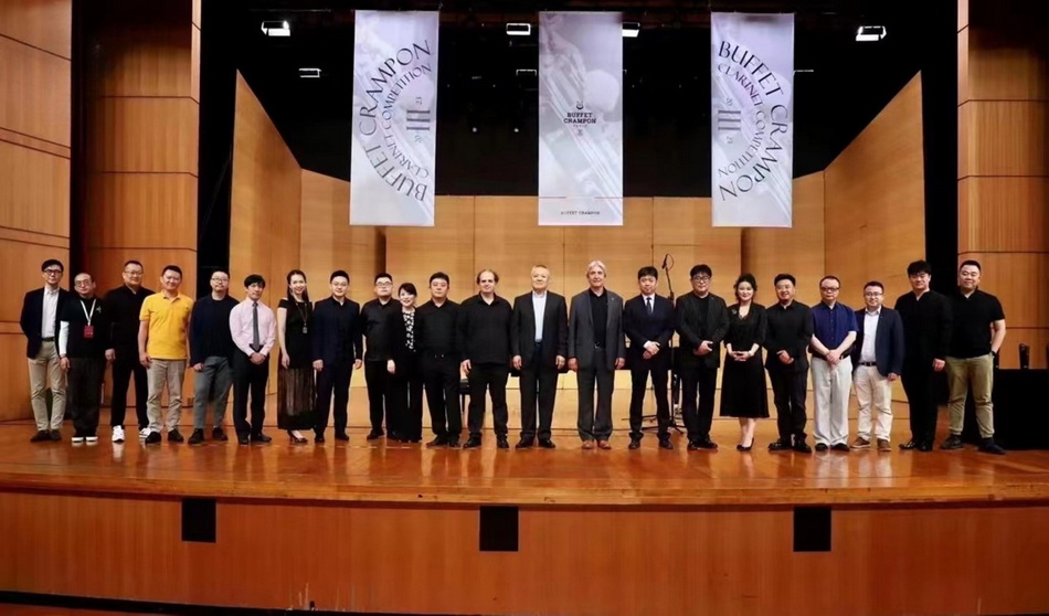 喜报 热烈祝贺上音附中学生赵伽翔获2023第三届布菲杯（中国）青少年单簧管比赛职业青年组第一名！
